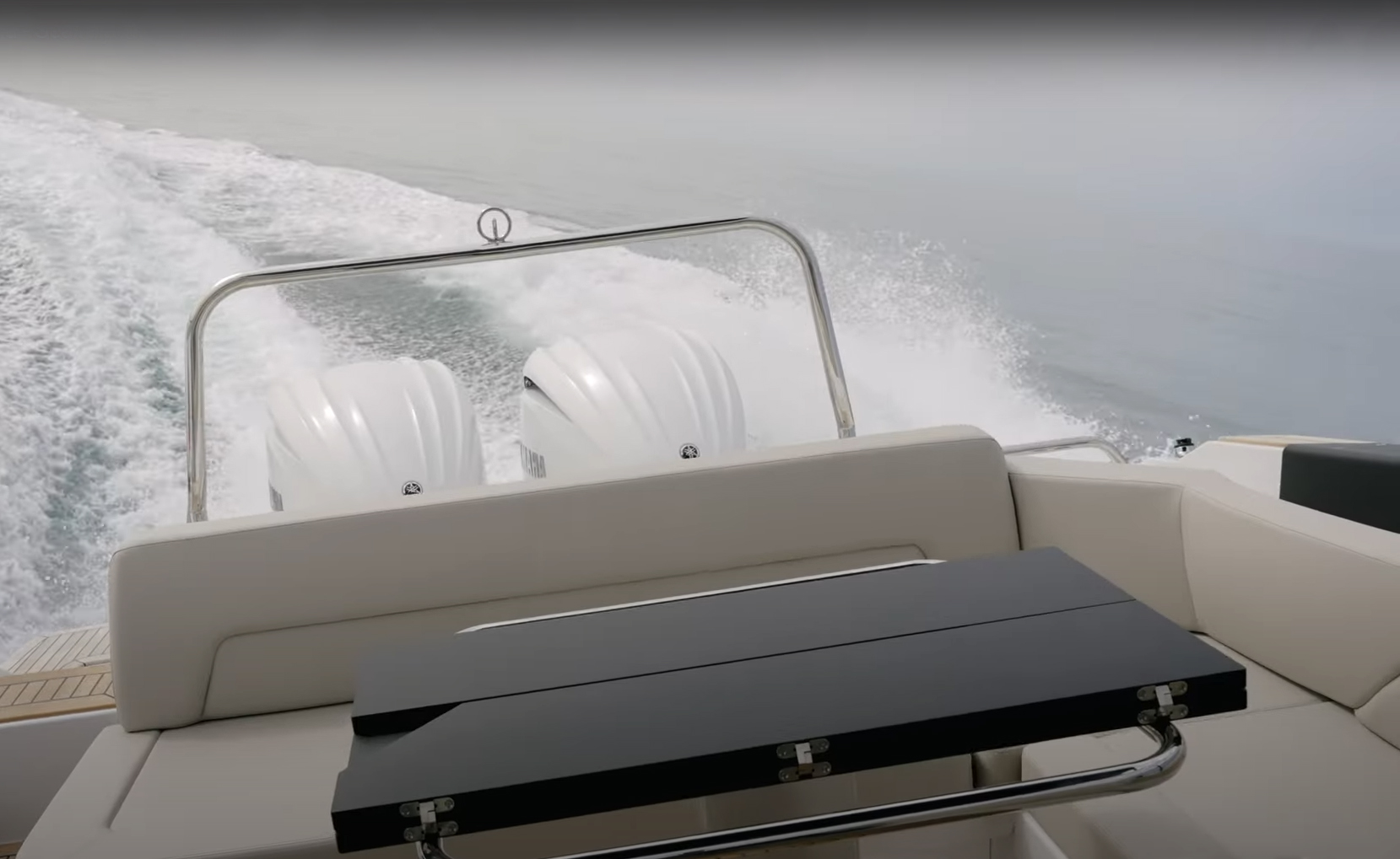 Dynserie, Silvertex Macadamia