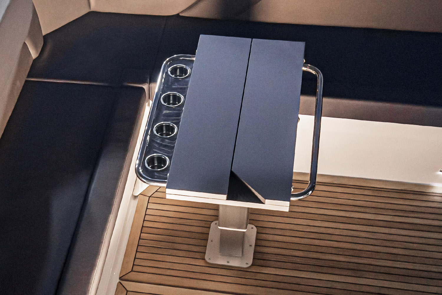 Avotilan pöytä & mukipidikkeet 4 kpl