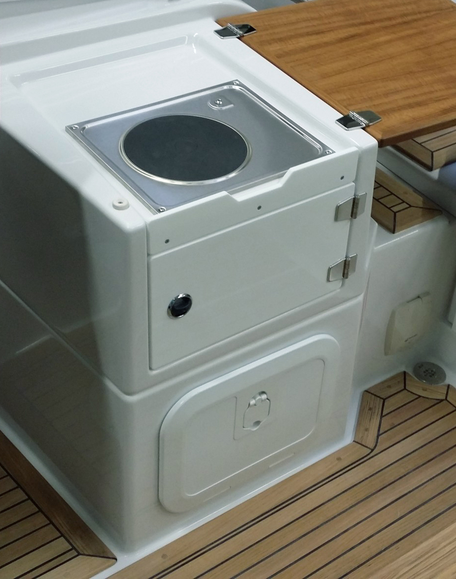 Galley with Wallas 800D ceramic stove