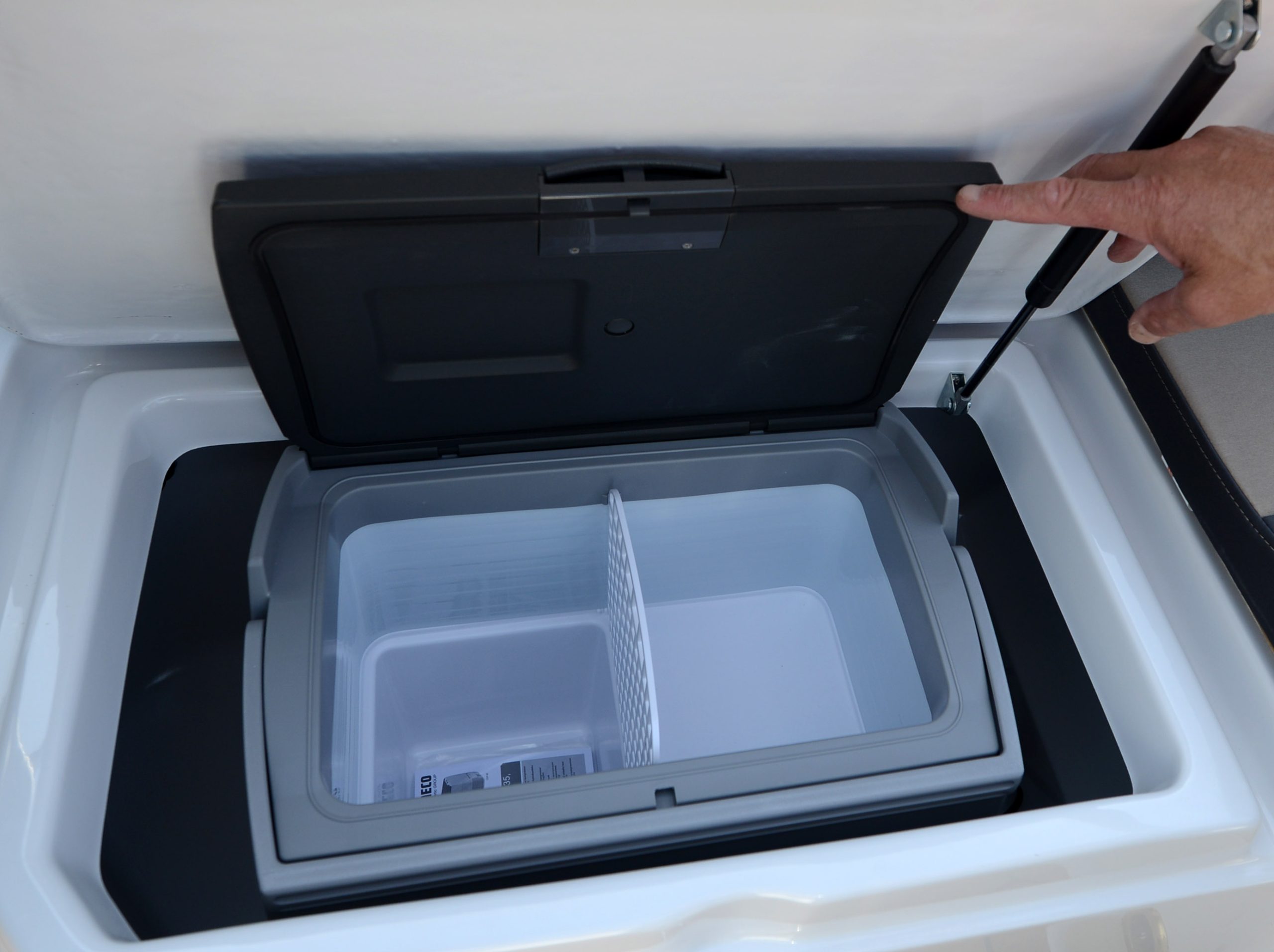 Portable fridge, 18 litres