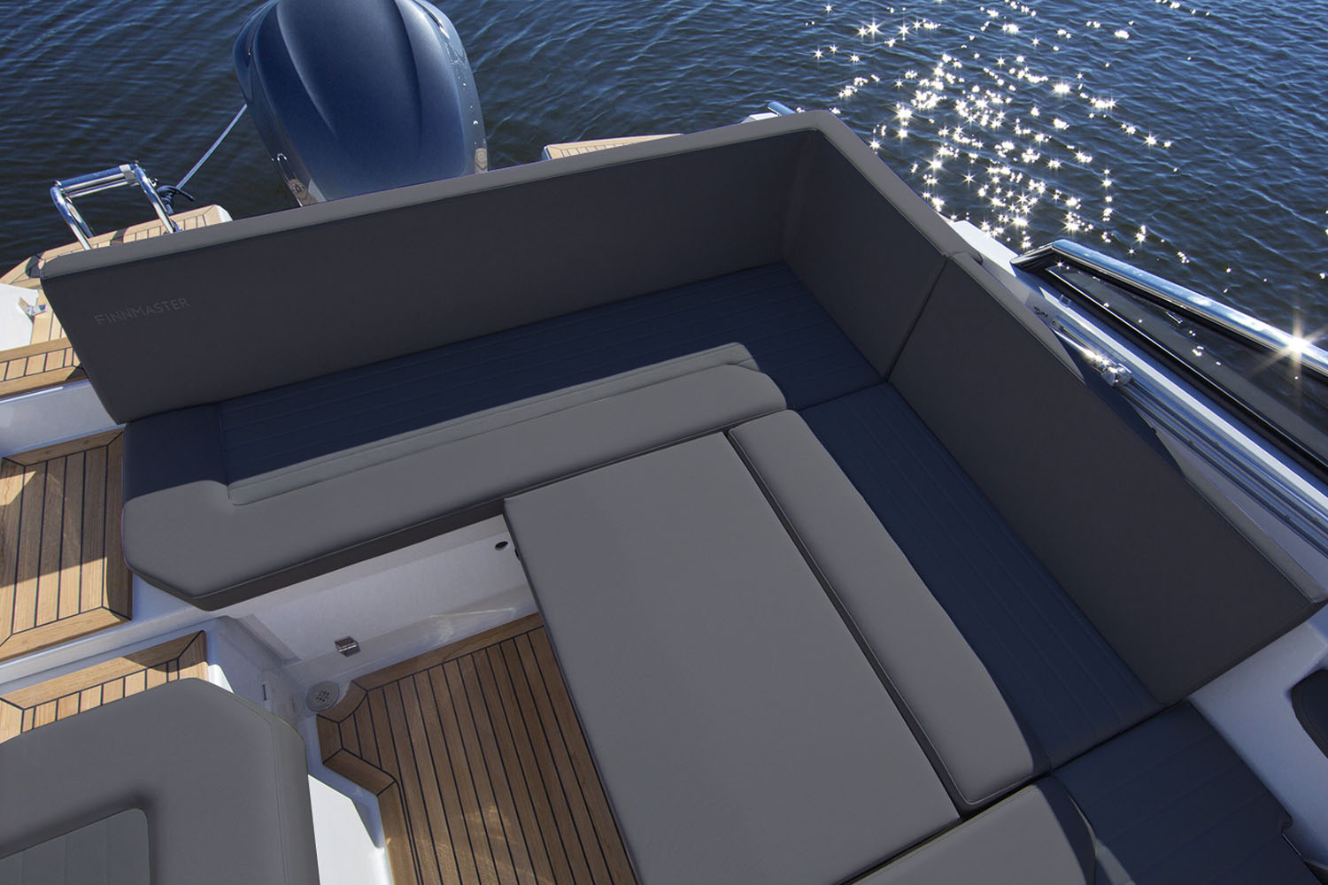 Sundeck to cockpit, Silvertex Carbon