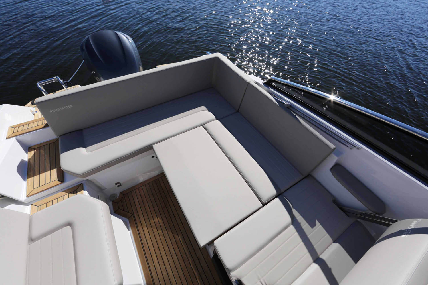 Sundeck to cockpit, Silvertex Macadamia